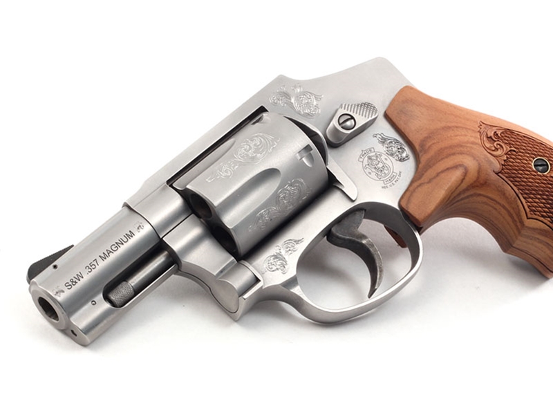 Smith & Wesson リボルバー シルバー　日本製 Smith & Wesson Model 640 357 Mag Revolver 2.125 Stainless Barrel 5